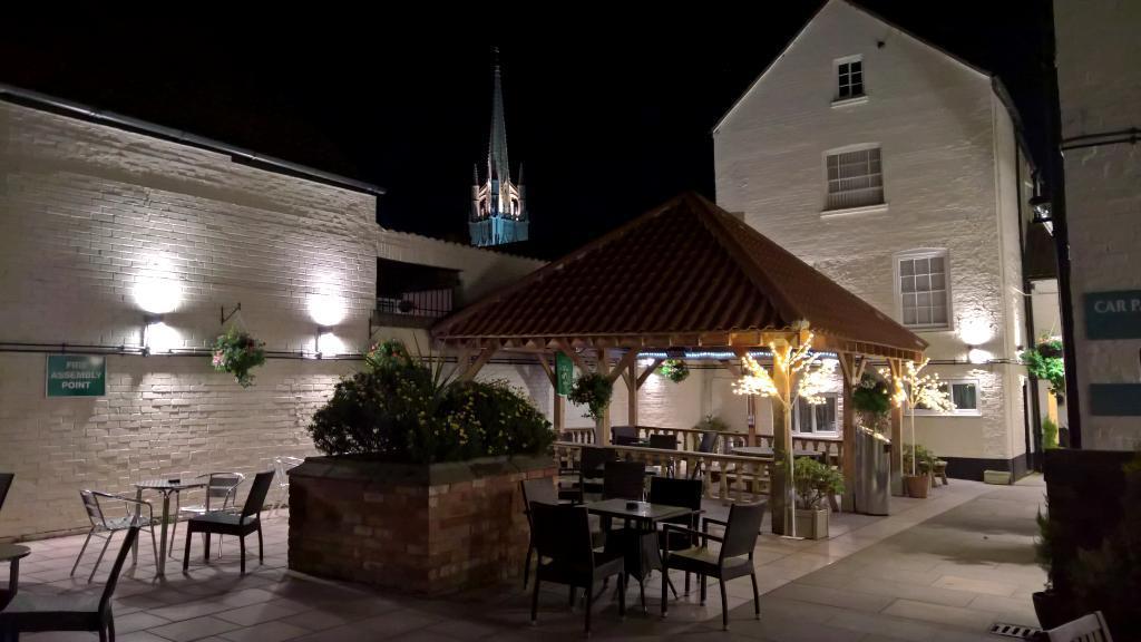 The Kings Head Hotel Louth  Bagian luar foto